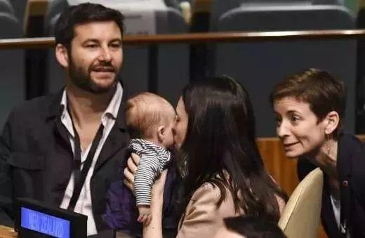 联合国吃瓜,联合国视角下的全球“吃瓜”现象解析