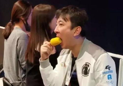 阿水吃瓜紫薇,揭秘娱乐圈幕后故事